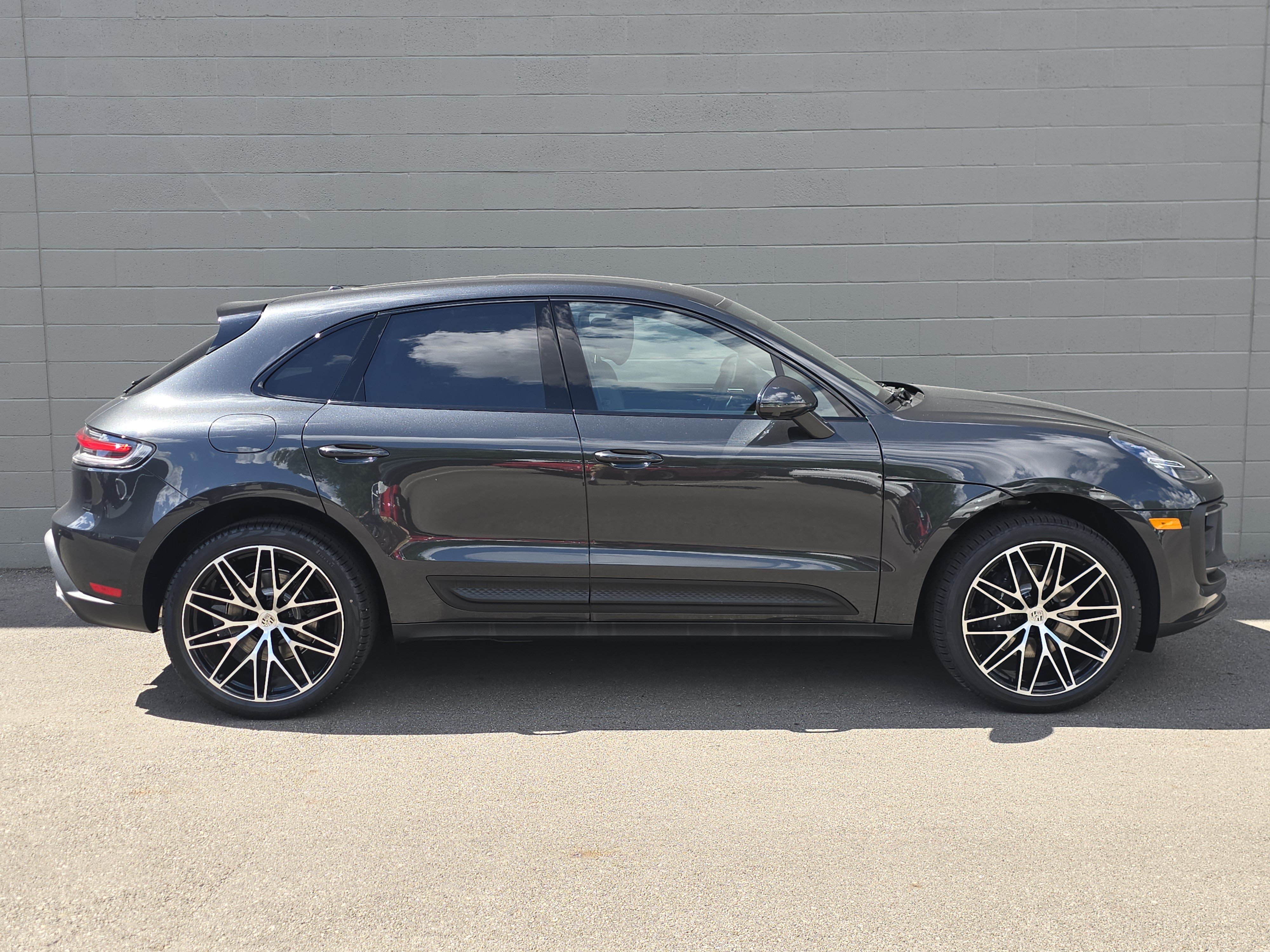 New 2026 Porsche Macan AWD/4WD image 16