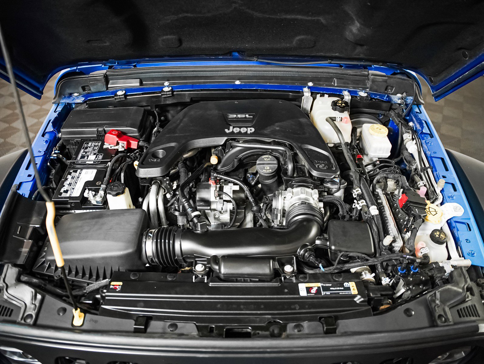 Used 2023 Jeep Wrangler Unlimited Rubicon w/ Xtreme 35 Tire Package AWD/4WD image 4