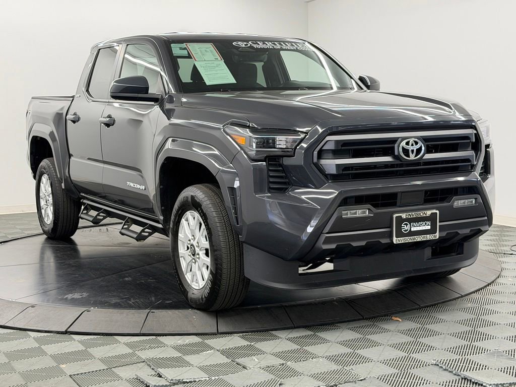 Used 2025 Toyota Tacoma SR5 AWD/4WD image 8