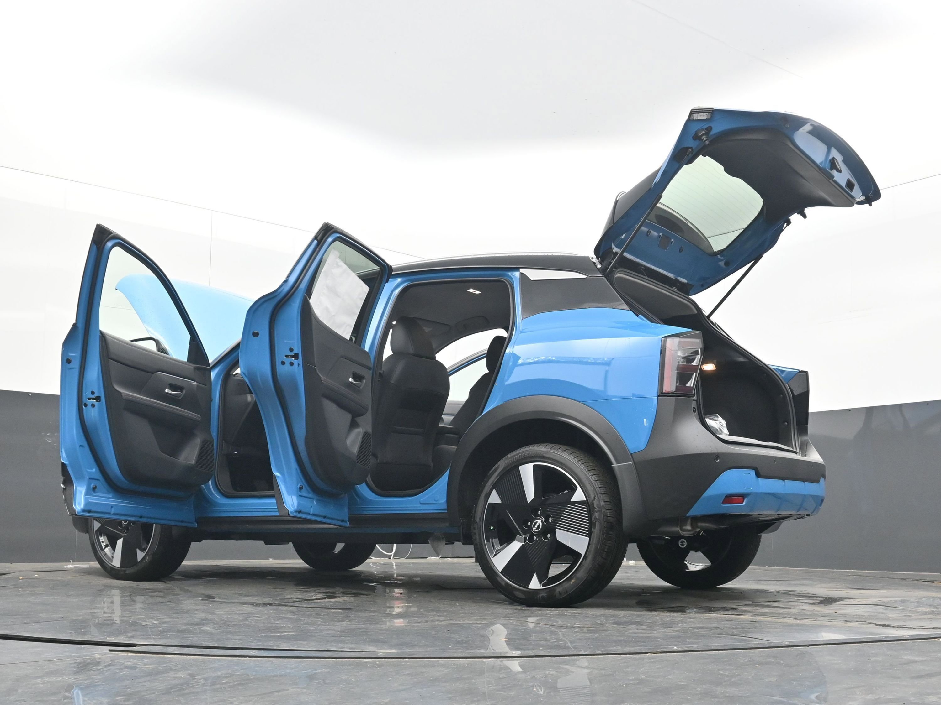 New 2025 Nissan Kicks SR image 42