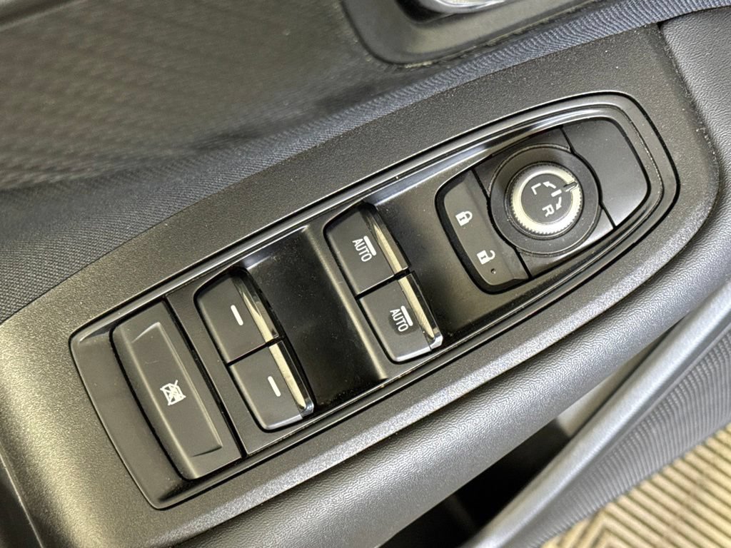 Used 2025 Subaru Outback Premium AWD/4WD image 32