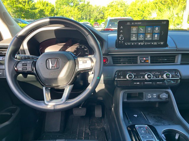 Used 2025 Honda Pilot EX-L image 8