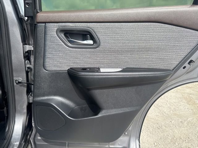 Used 2023 Nissan Rogue SV FWD image 18