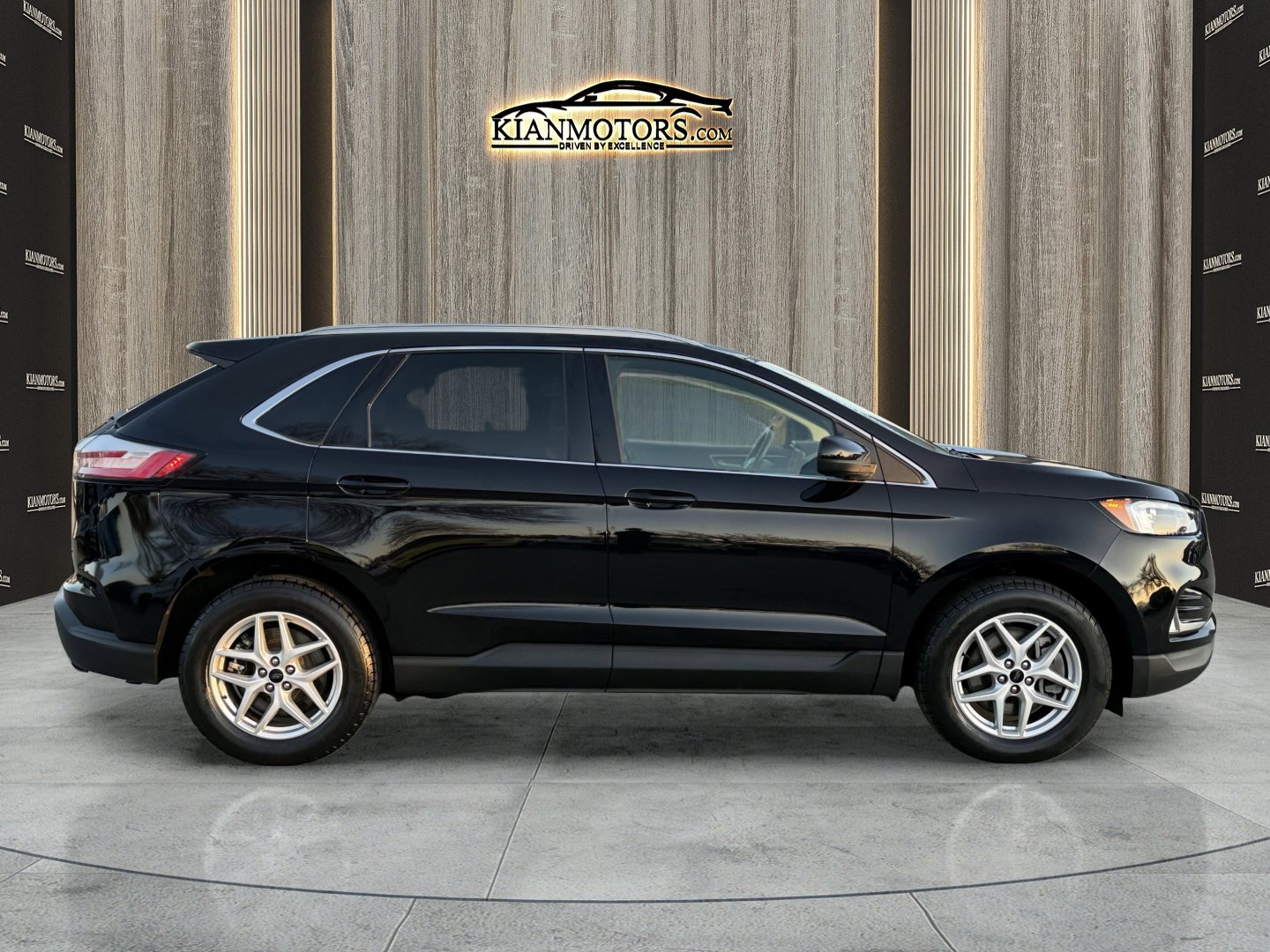 Used 2023 Ford Edge SEL w/ Convenience Package image 8
