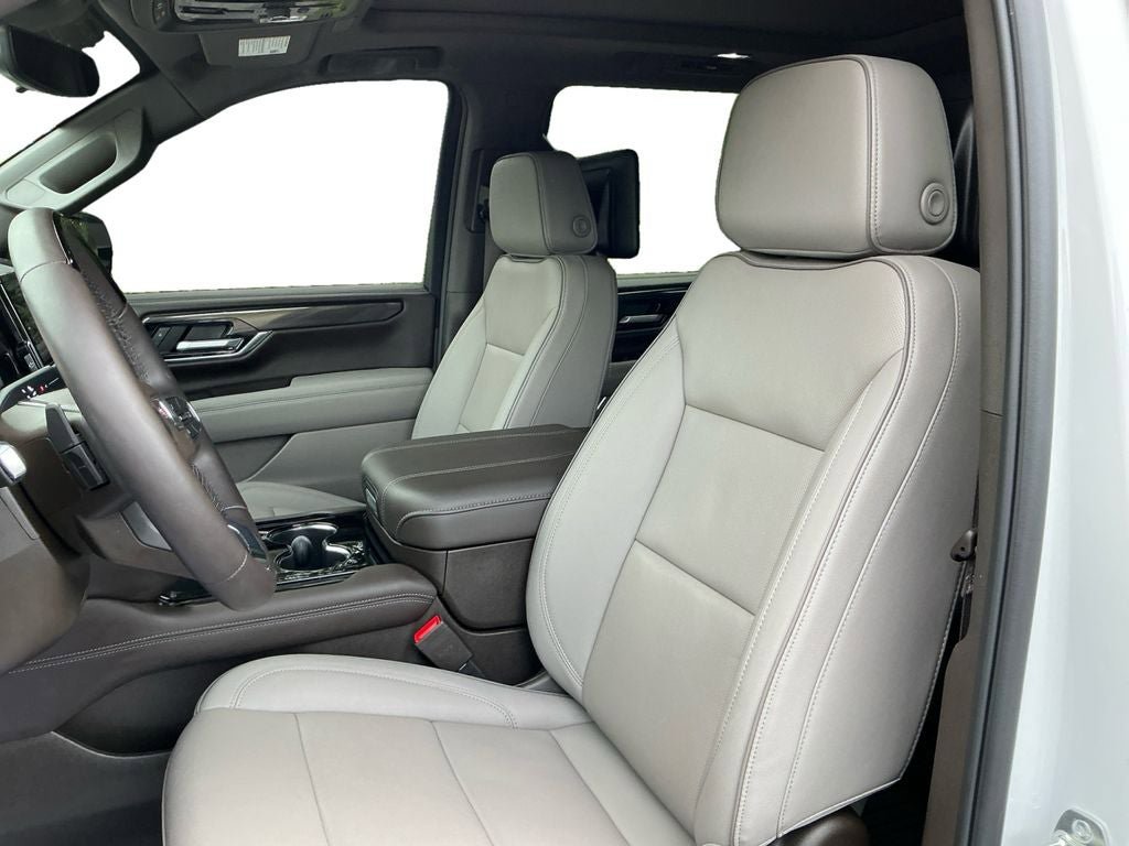 Used 2026 GMC Yukon XL Elevation w/ Elevation Premium Package RWD image 9