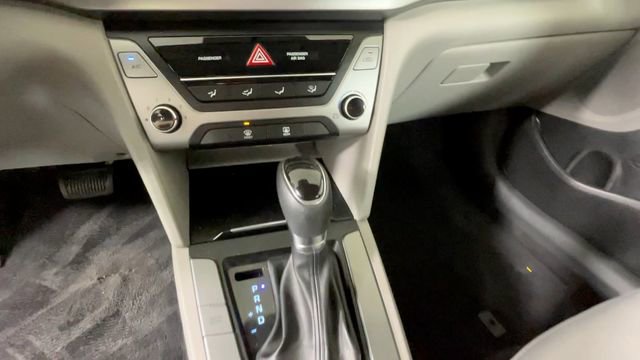 Used 2017 Hyundai Elantra SE FWD image 30