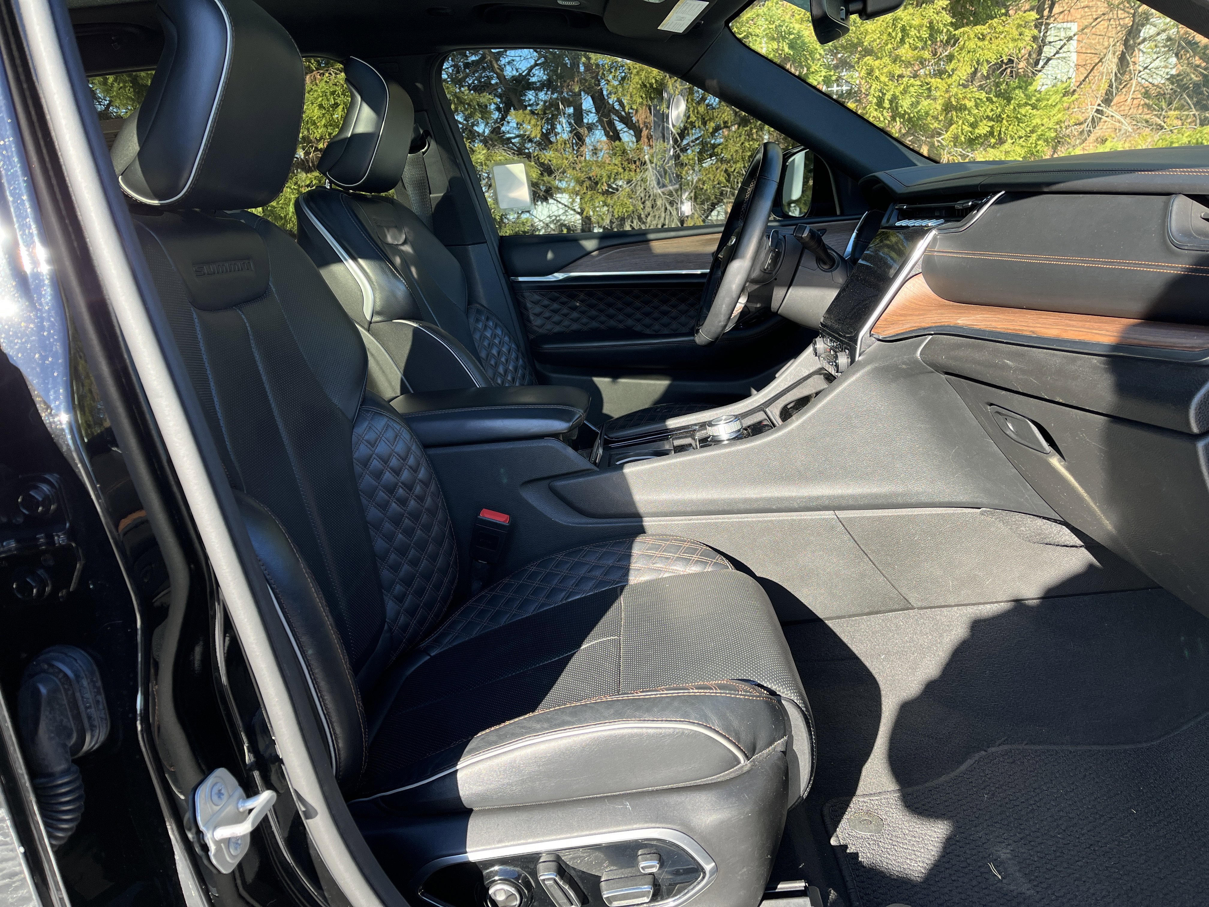 Used 2021 Jeep Grand Cherokee L Summit w/ Luxury Tech Group V image 34