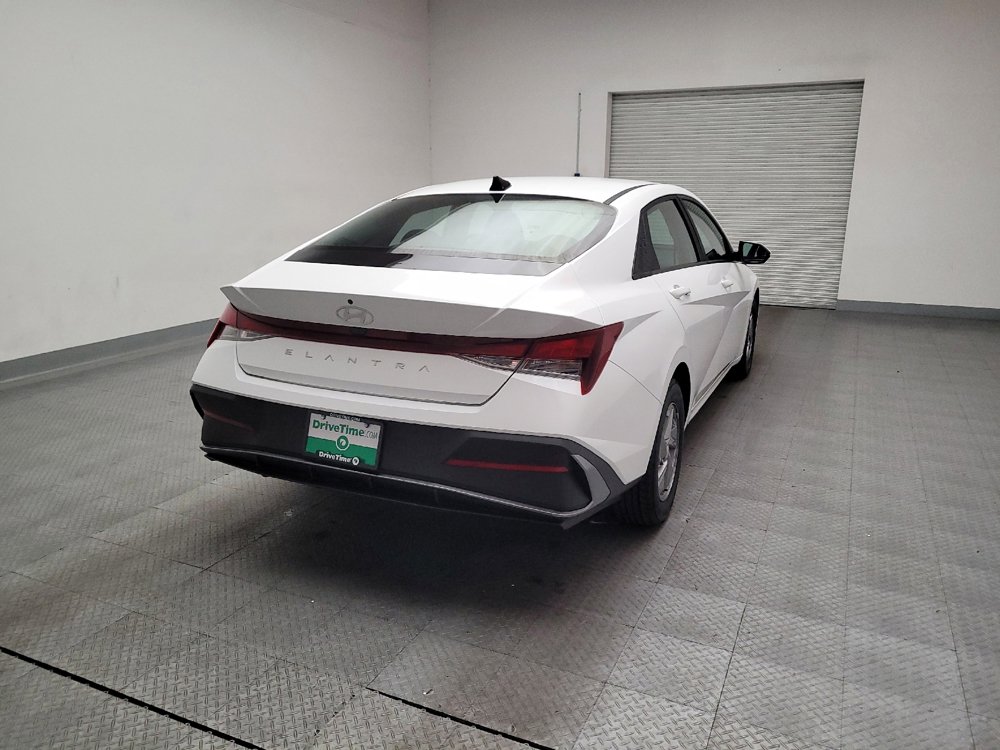 Used 2024 Hyundai Elantra SE image 7