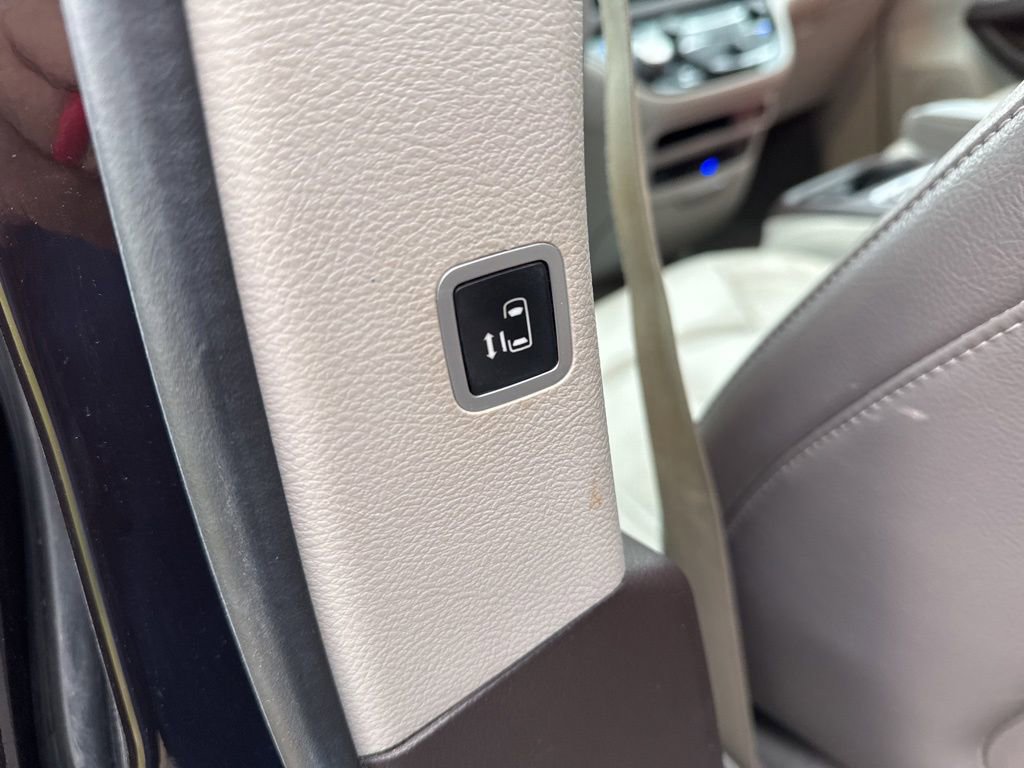 Used 2017 Chrysler Pacifica Touring-L Plus w/ Tire & Wheel Group image 18