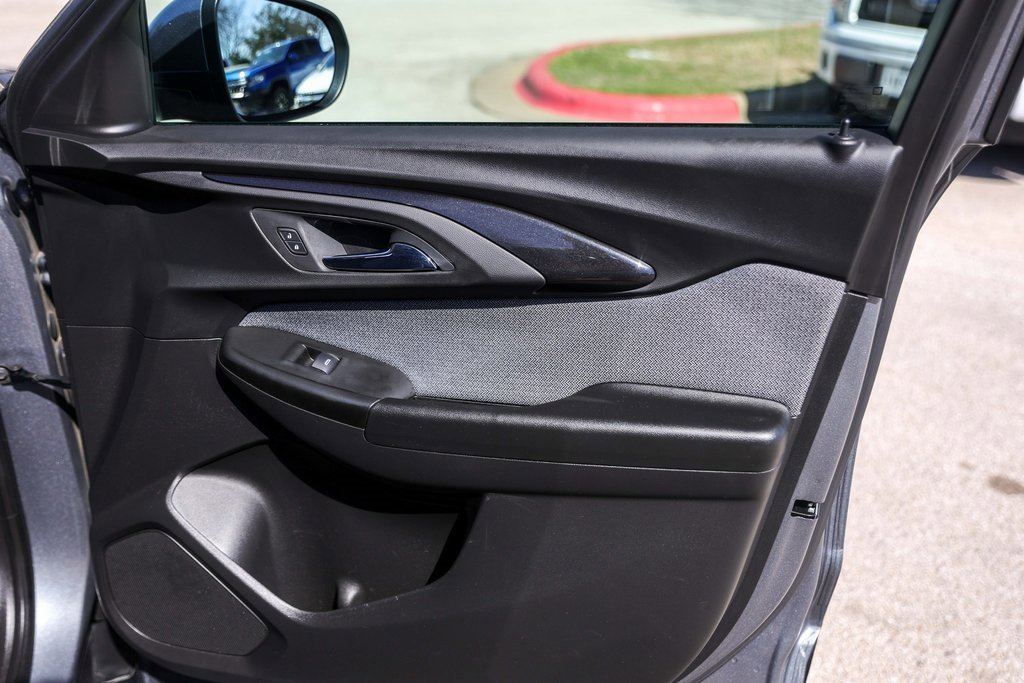 Used 2021 Chevrolet TrailBlazer LT w/ Convenience Package image 29