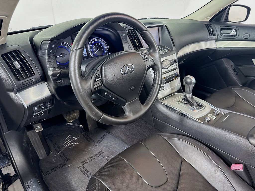 Used 2014 INFINITI Q60 Convertible w/ Premium Package image 9