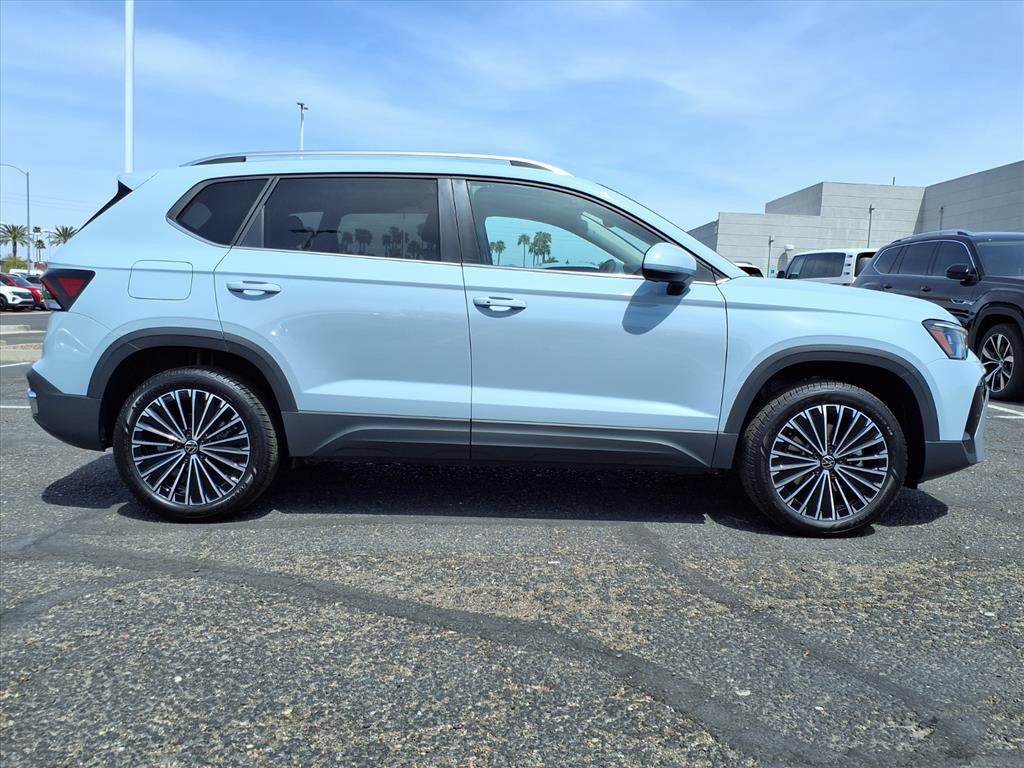 New 2026 Volkswagen Taos SE image 6