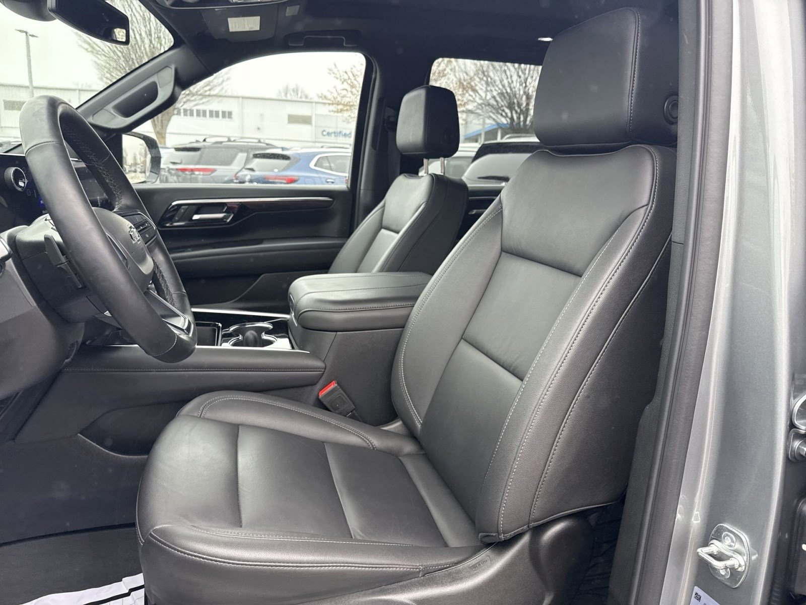 Used 2025 Chevrolet Tahoe Z71 w/ Comfort Package image 12