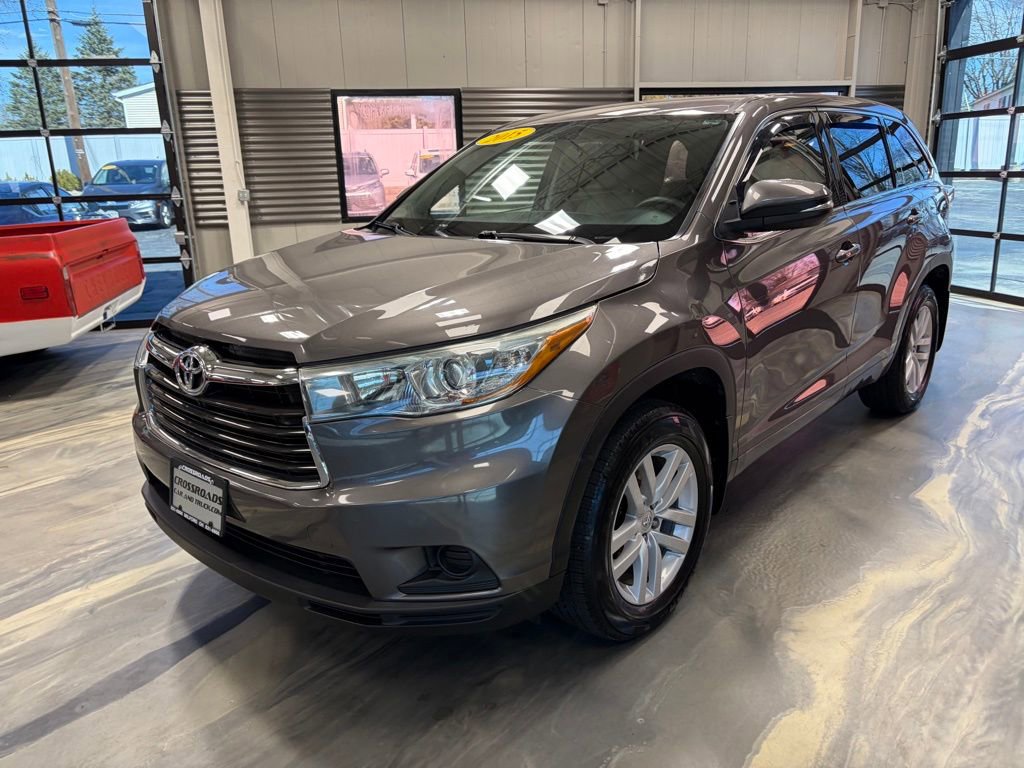 Used 2015 Toyota Highlander LE image 3
