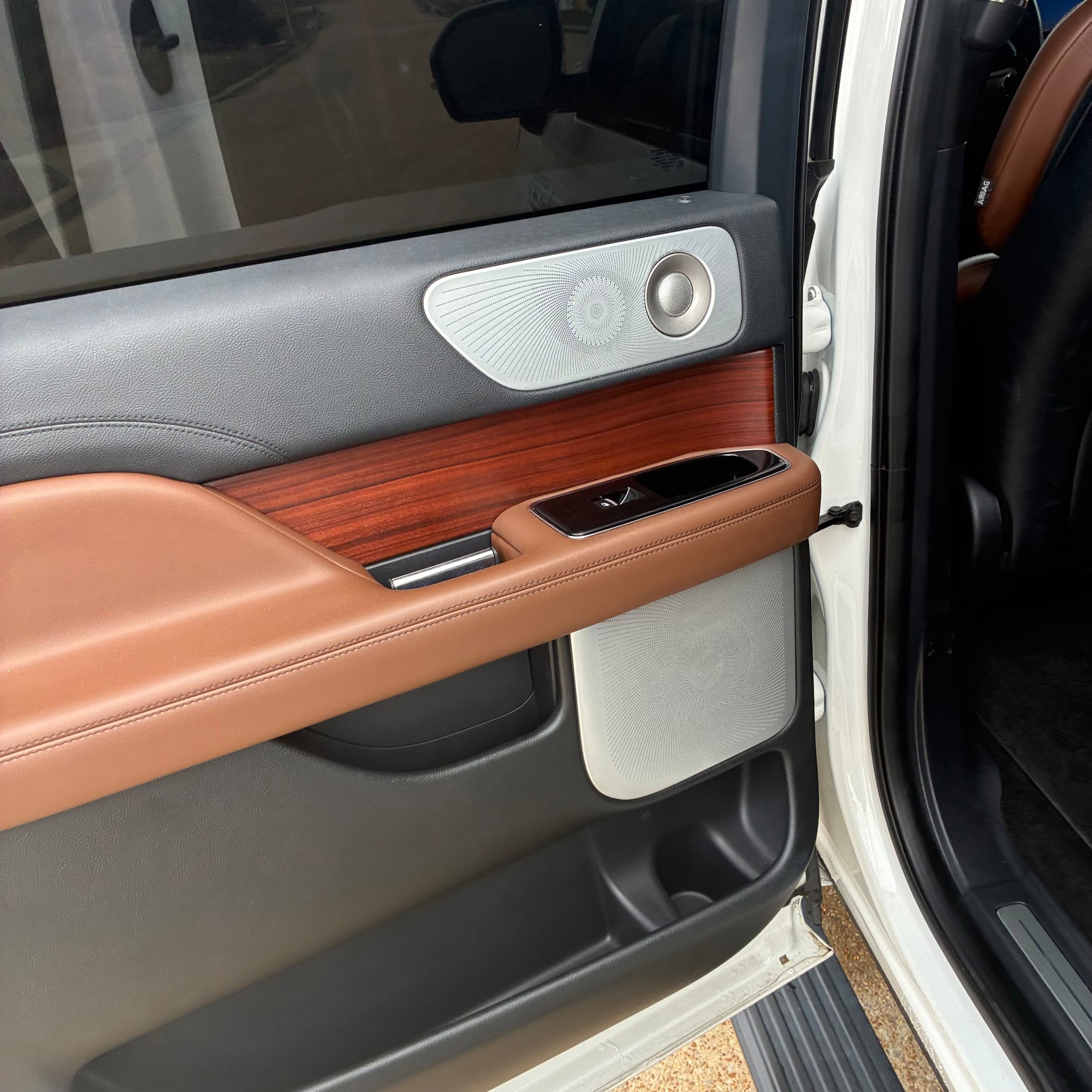 Used 2023 Lincoln Navigator L Reserve image 28
