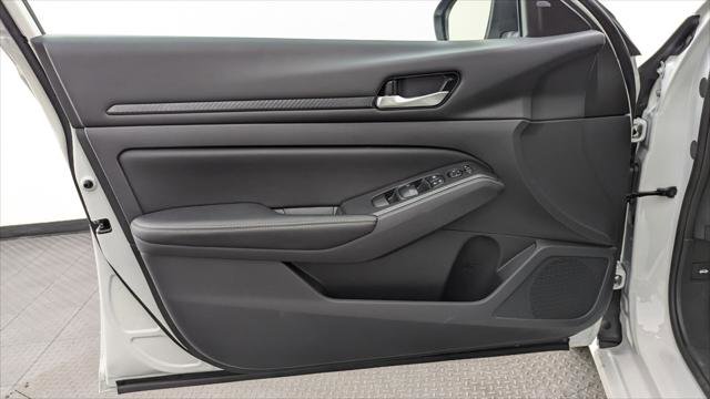 Used 2025 Nissan Altima 2.5 SV image 13