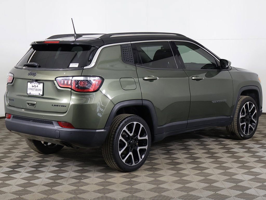 Used 2017 Jeep Compass Limited w/ Safe & Security Group AWD/4WD image 9