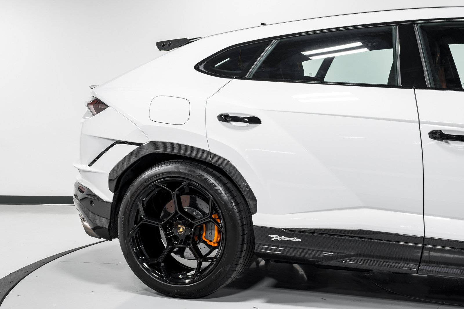 Used 2024 Lamborghini Urus Performante AWD/4WD image 54