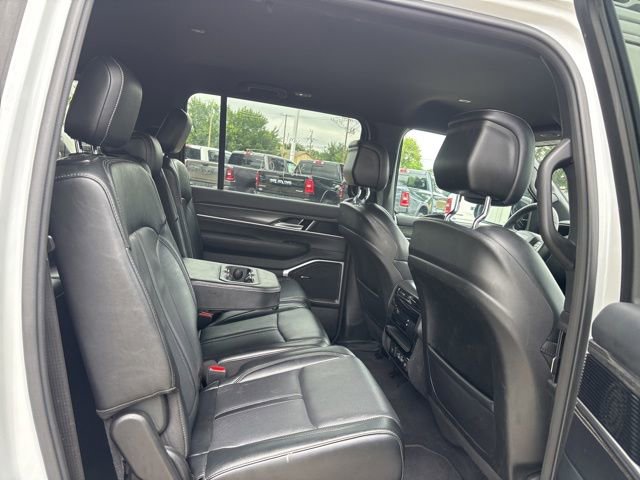 Used 2024 Jeep Wagoneer Series II w/ Flexible Seating Group RWD image 12