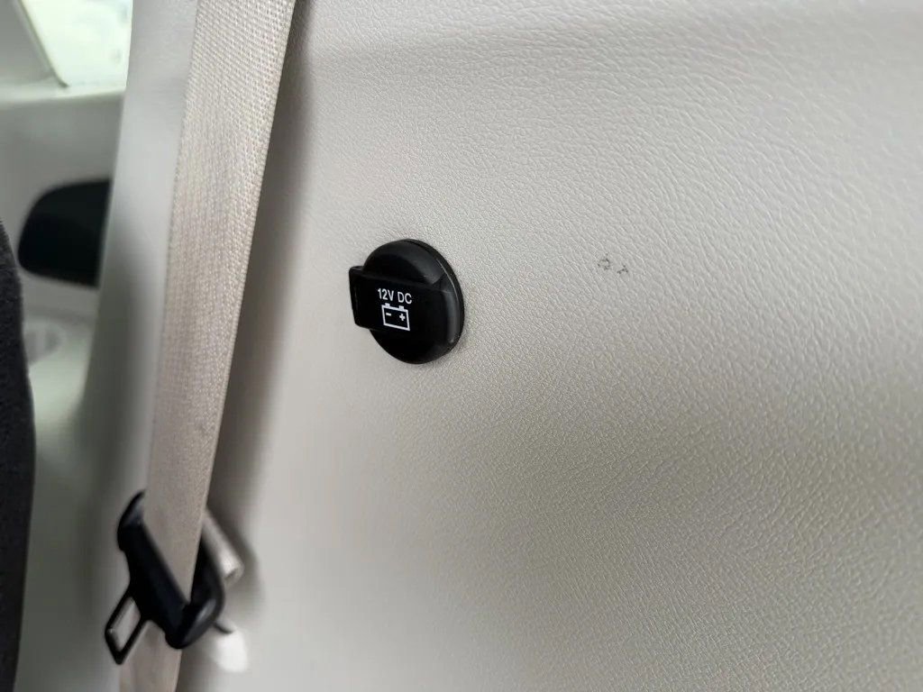 Used 2024 Chrysler Pacifica Touring-L FWD image 37