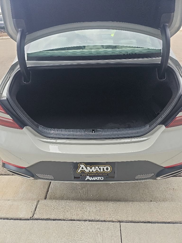 Used 2025 Genesis G70 2.5T AWD/4WD image 32