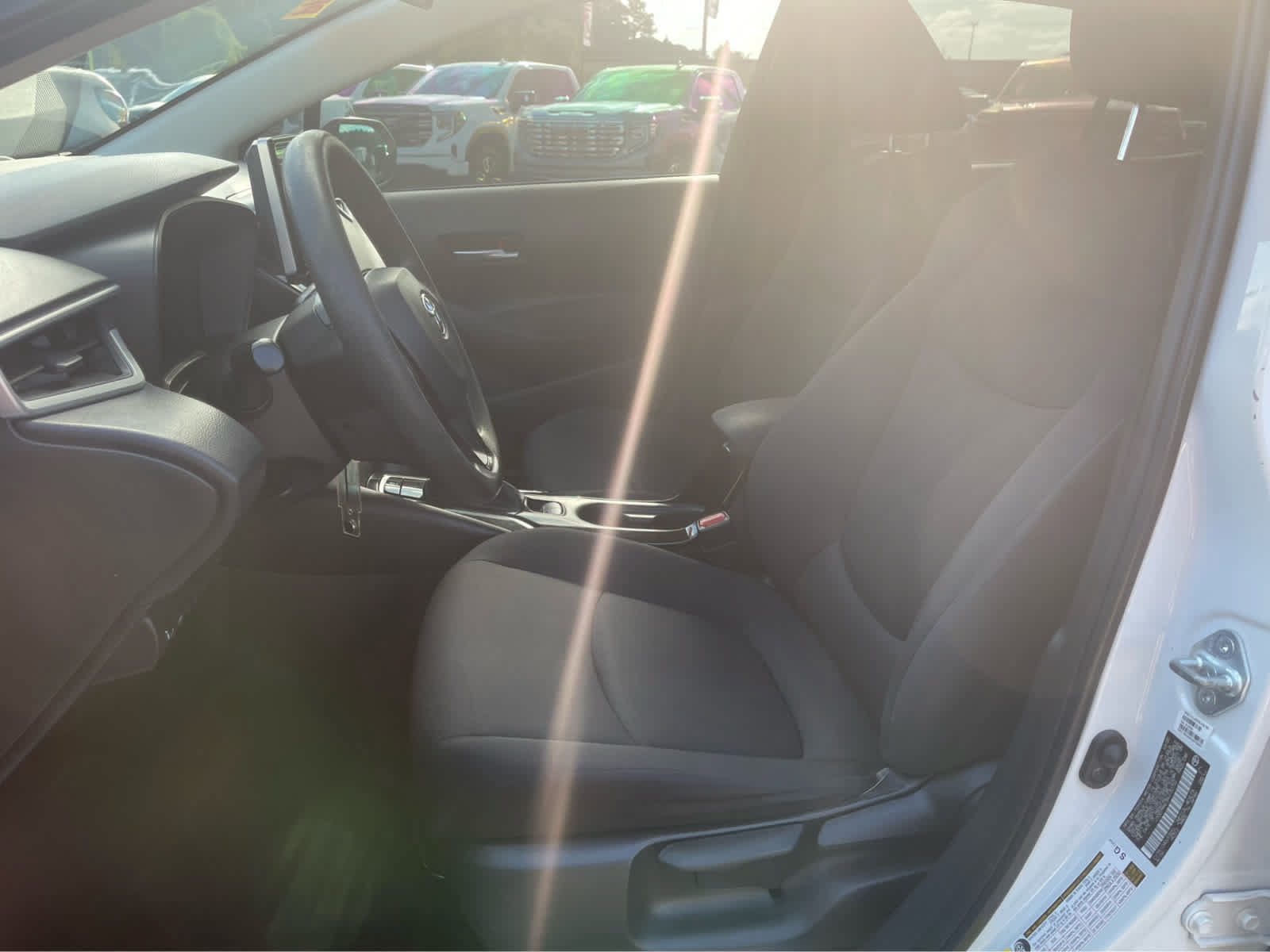 Used 2021 Toyota Corolla LE FWD image 12
