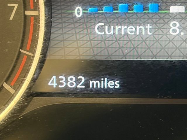 Used 2025 Nissan Rogue SV image 14