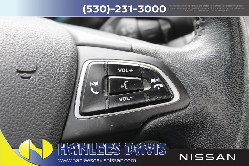 Used 2017 Ford Focus Titanium FWD image 27