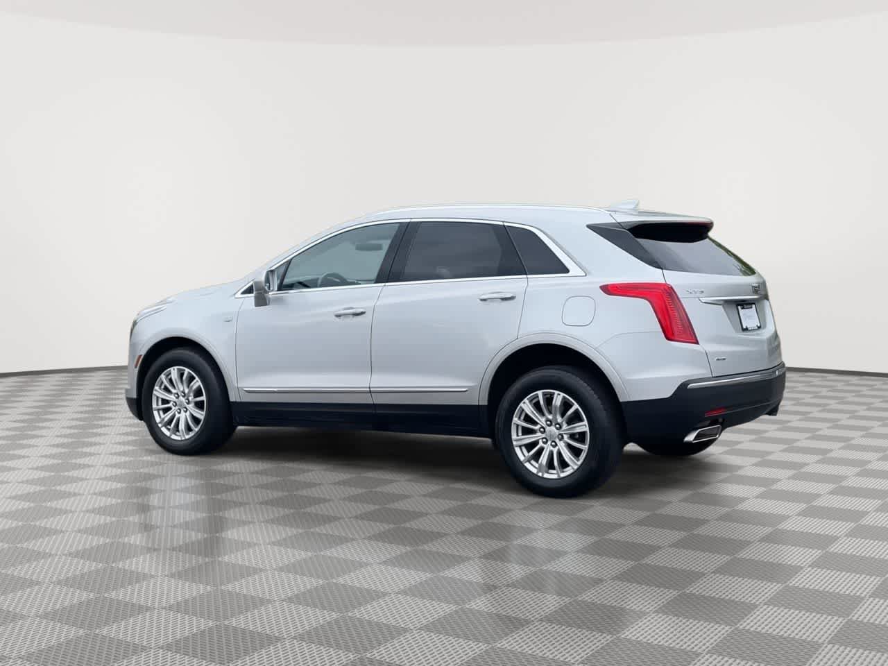 Used 2018 Cadillac XT5 AWD w/ LPO, Wheel Lock Package image 6