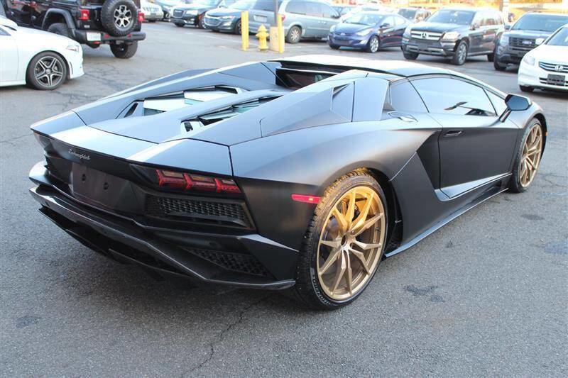 Used 2018 Lamborghini Aventador S image 15