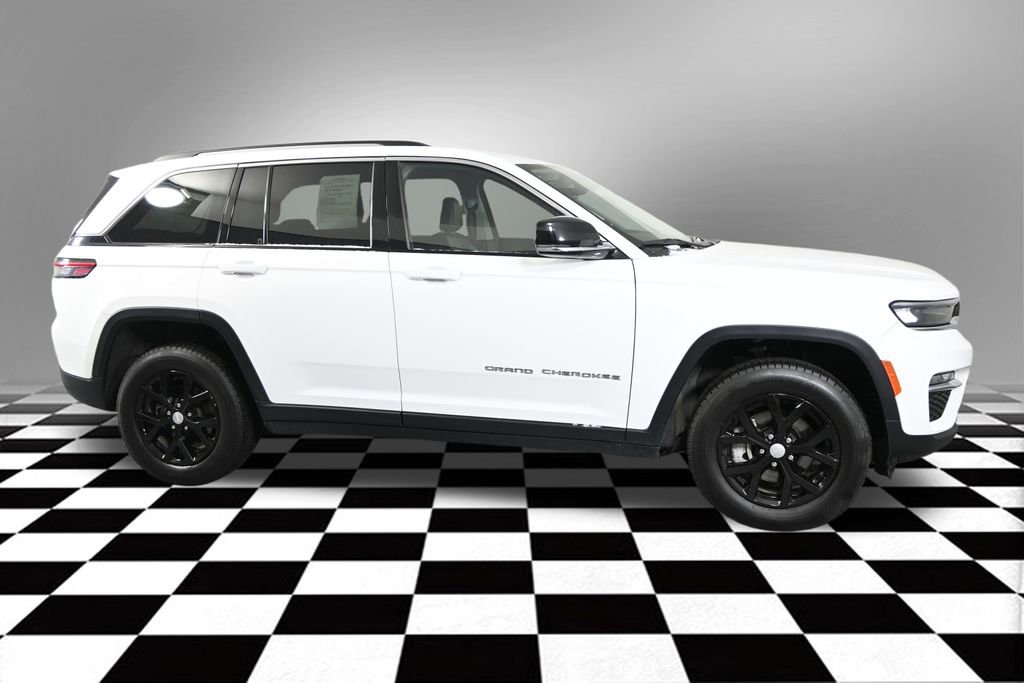 Used 2023 Jeep Grand Cherokee Limited AWD/4WD image 10