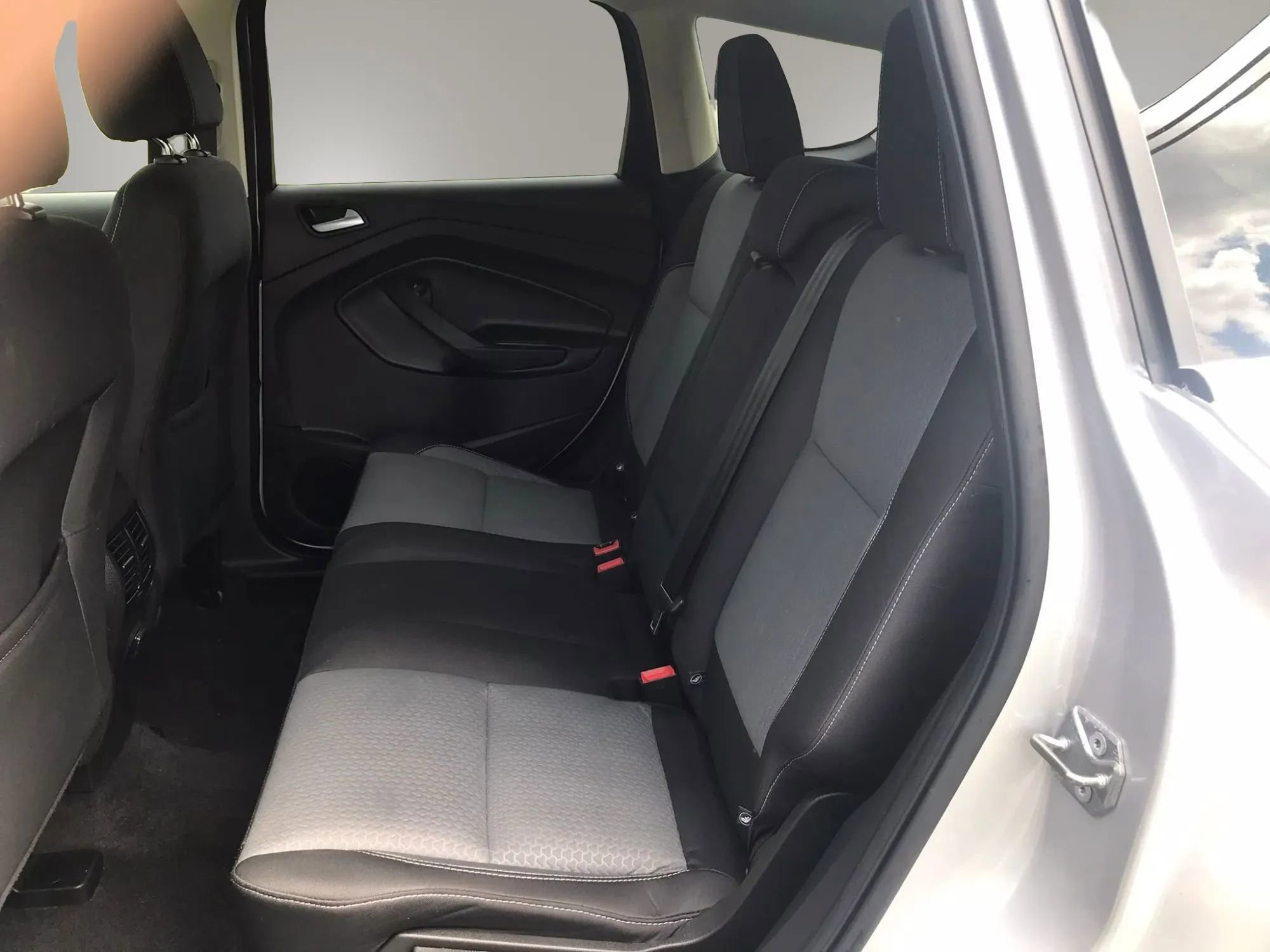 Used 2017 Ford Escape SE AWD/4WD image 3
