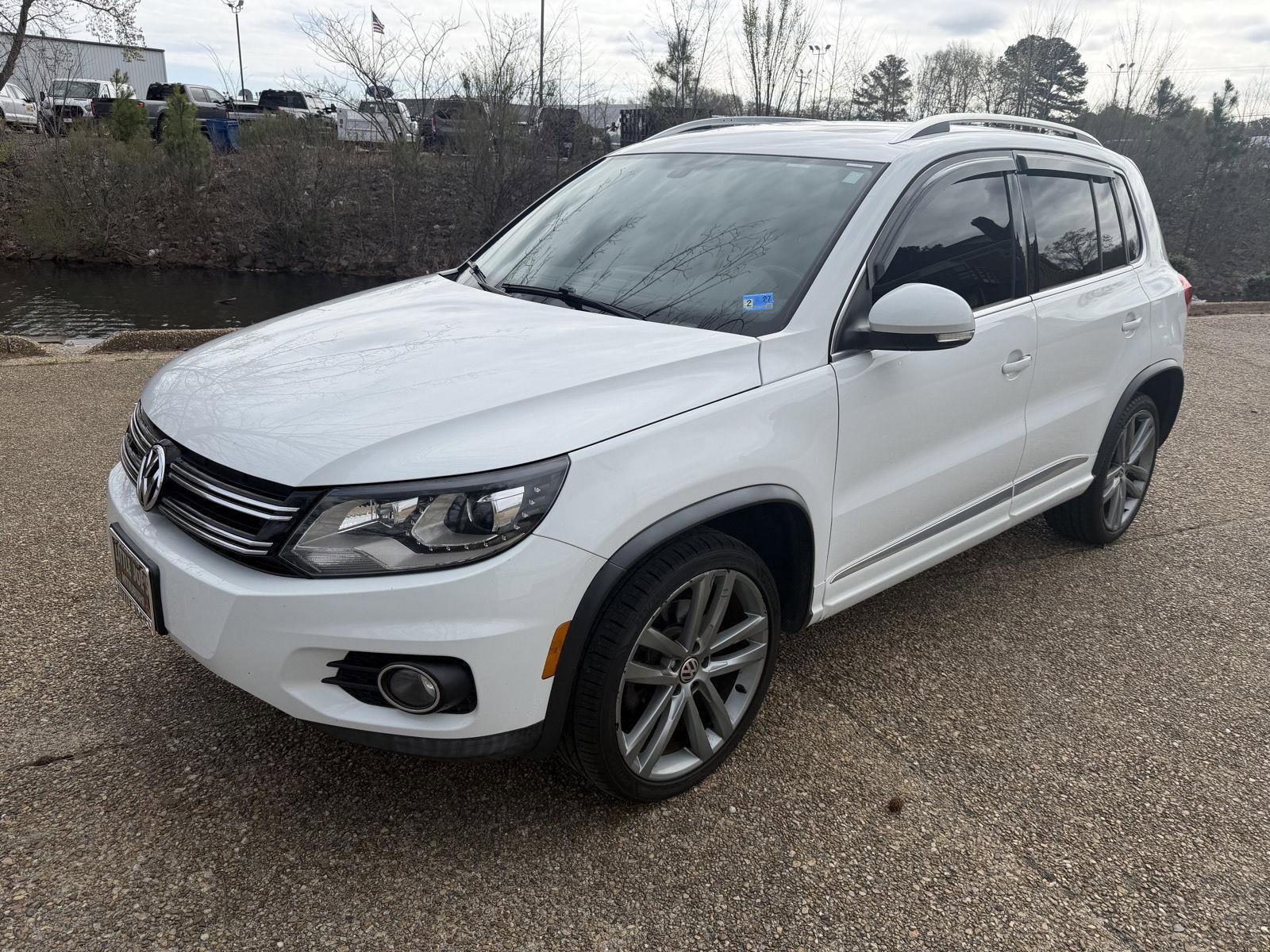 Used 2015 Volkswagen Tiguan R-Line image 8