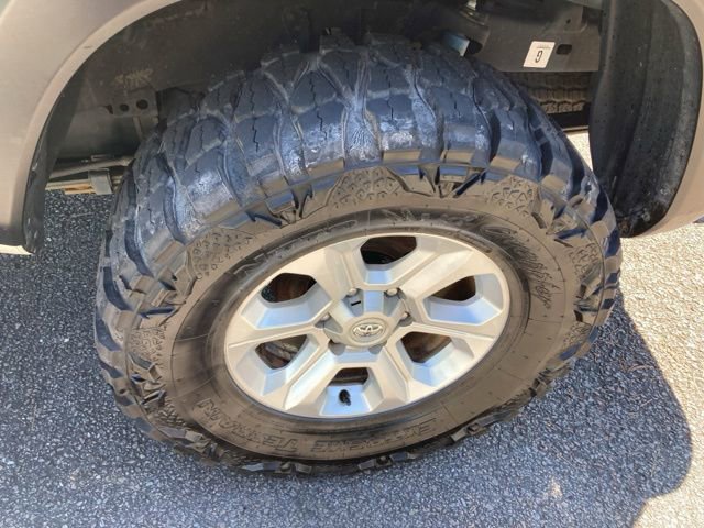 Used 2021 Toyota Tacoma TRD Off-Road image 13