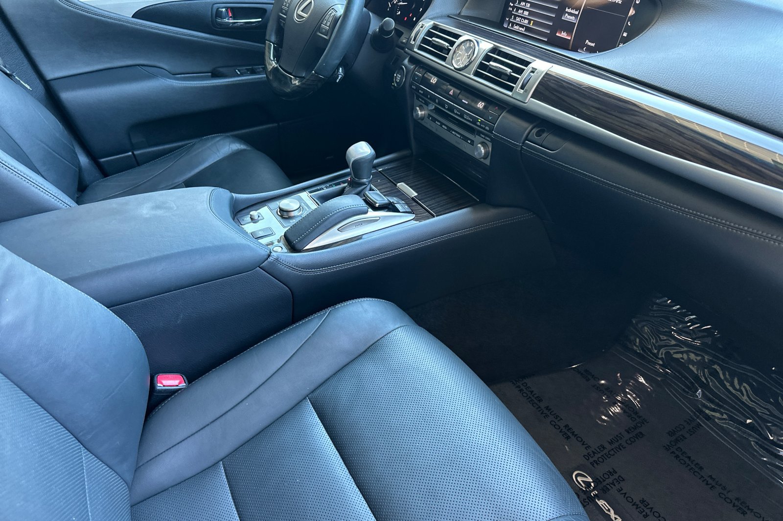 Used 2016 Lexus LS 460 w/ Comfort Package RWD image 15