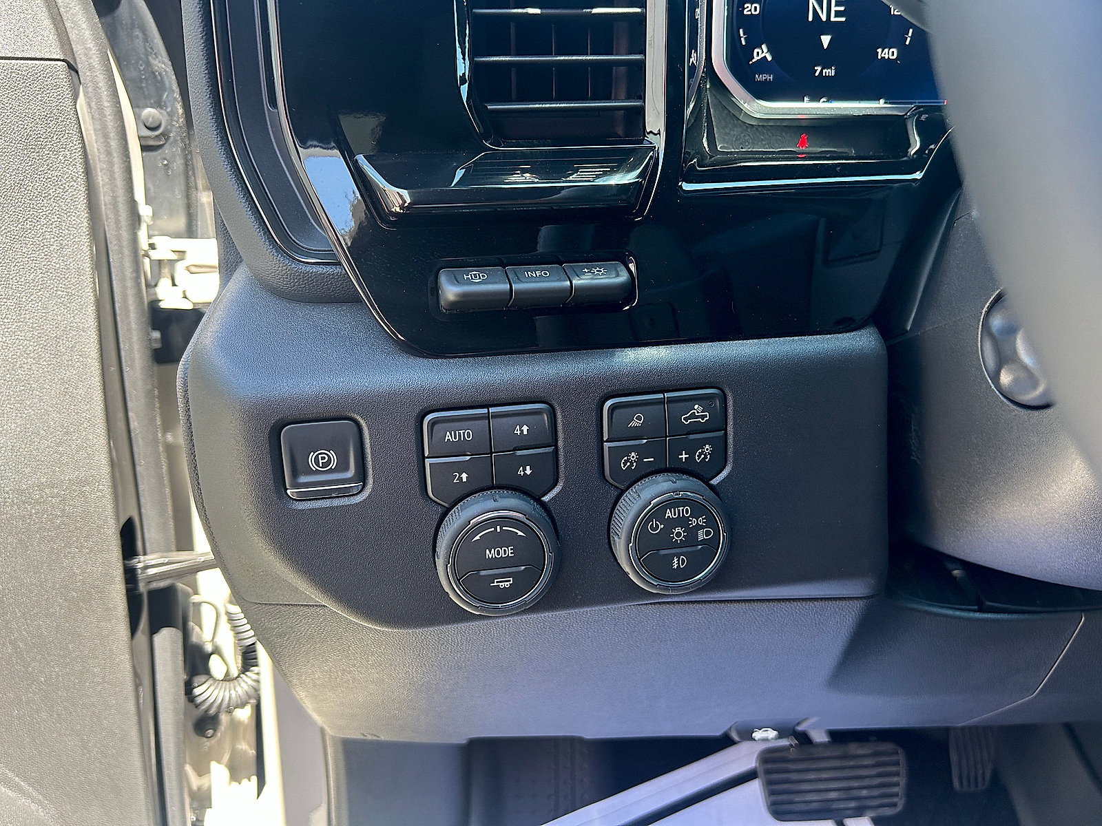 New 2026 Chevrolet Silverado 1500 ZR2 w/ Dark Appearance Package AWD/4WD image 18