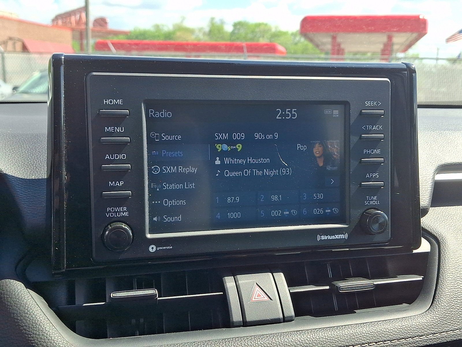 Used 2021 Toyota RAV4 LE image 23