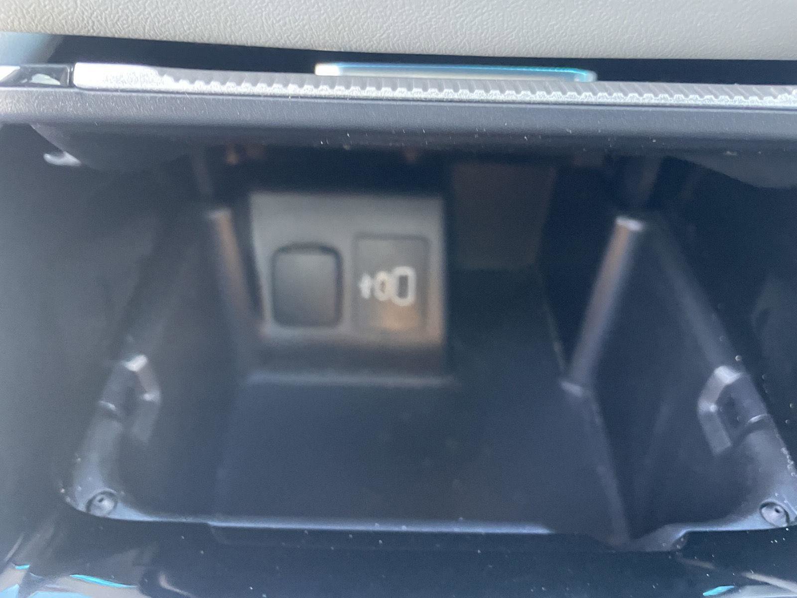 Used 2025 Ford Explorer Platinum w/ LUX Leather Package image 18