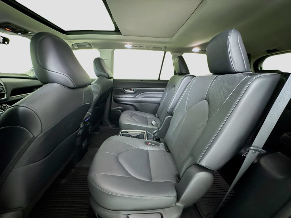 Used 2024 Toyota Grand Highlander AWD image 21