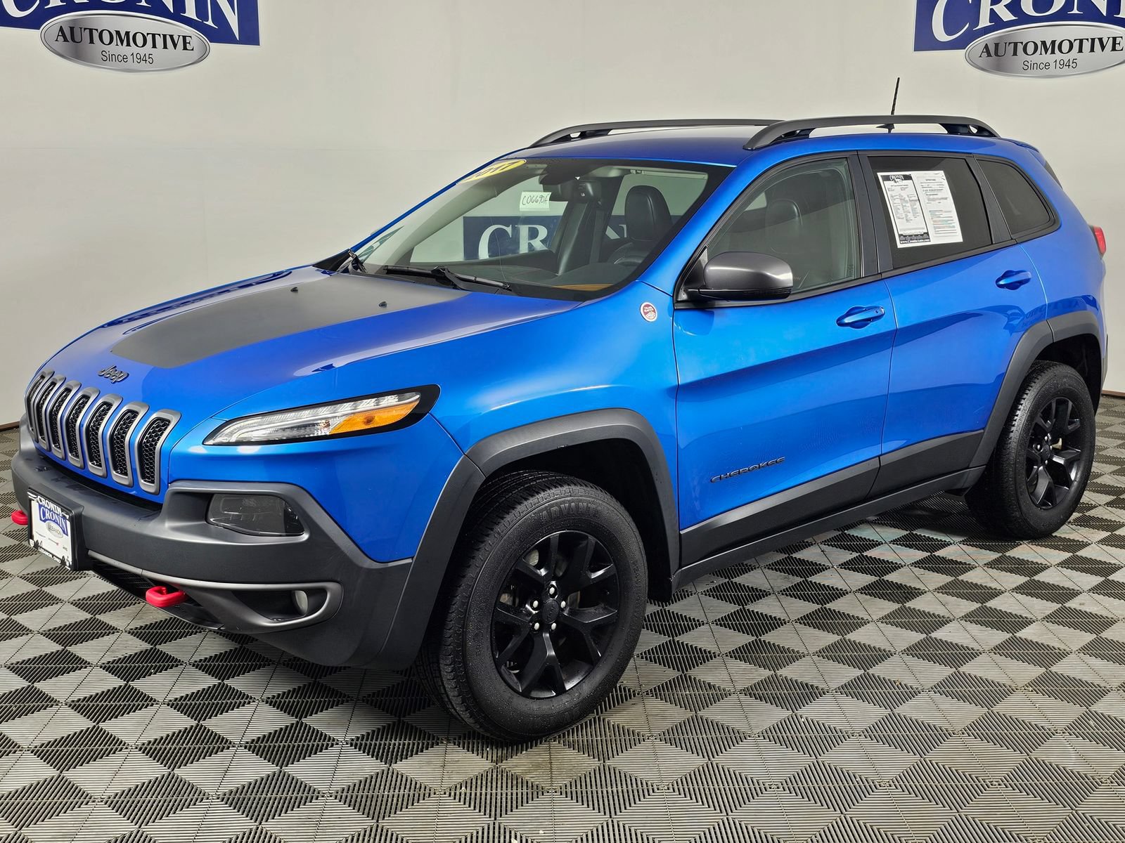 Used 2017 Jeep Cherokee Trailhawk AWD/4WD image 36