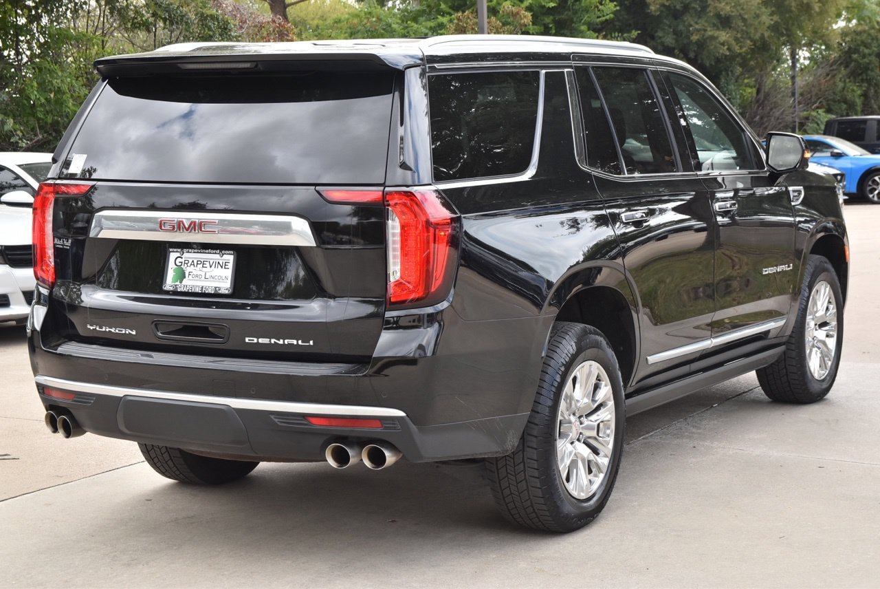 Used 2024 GMC Yukon Denali w/ LPO, Floor Liner Package AWD/4WD image 8