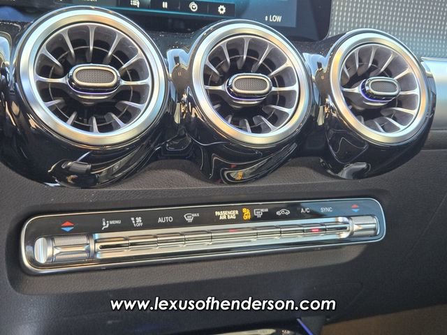 Used 2022 Mercedes-Benz GLB 250 4MATIC image 28