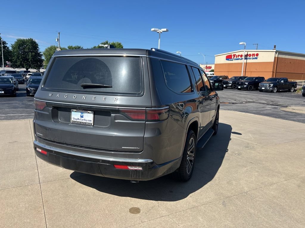 Used 2023 Jeep Wagoneer L Series II AWD/4WD image 11