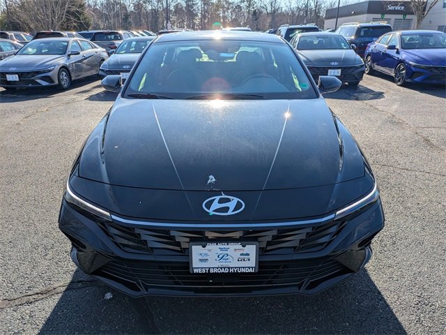 Certified 2025 Hyundai Elantra SEL image 9