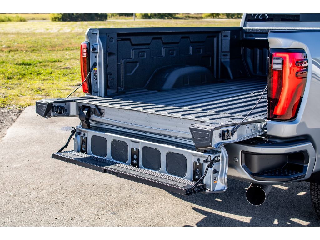 New 2026 GMC Sierra 3500 Denali w/ Denali Reserve Package image 14
