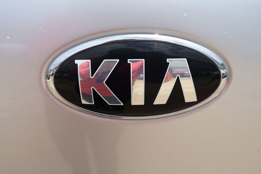Used 2016 Kia Sedona L FWD image 12