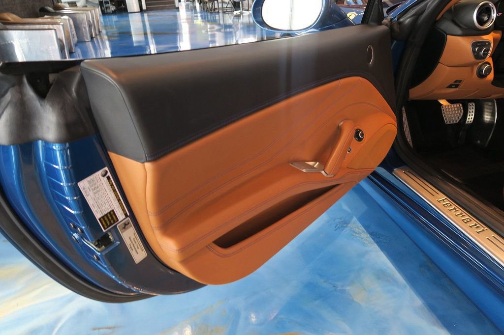 Used 2016 Ferrari California T RWD image 12