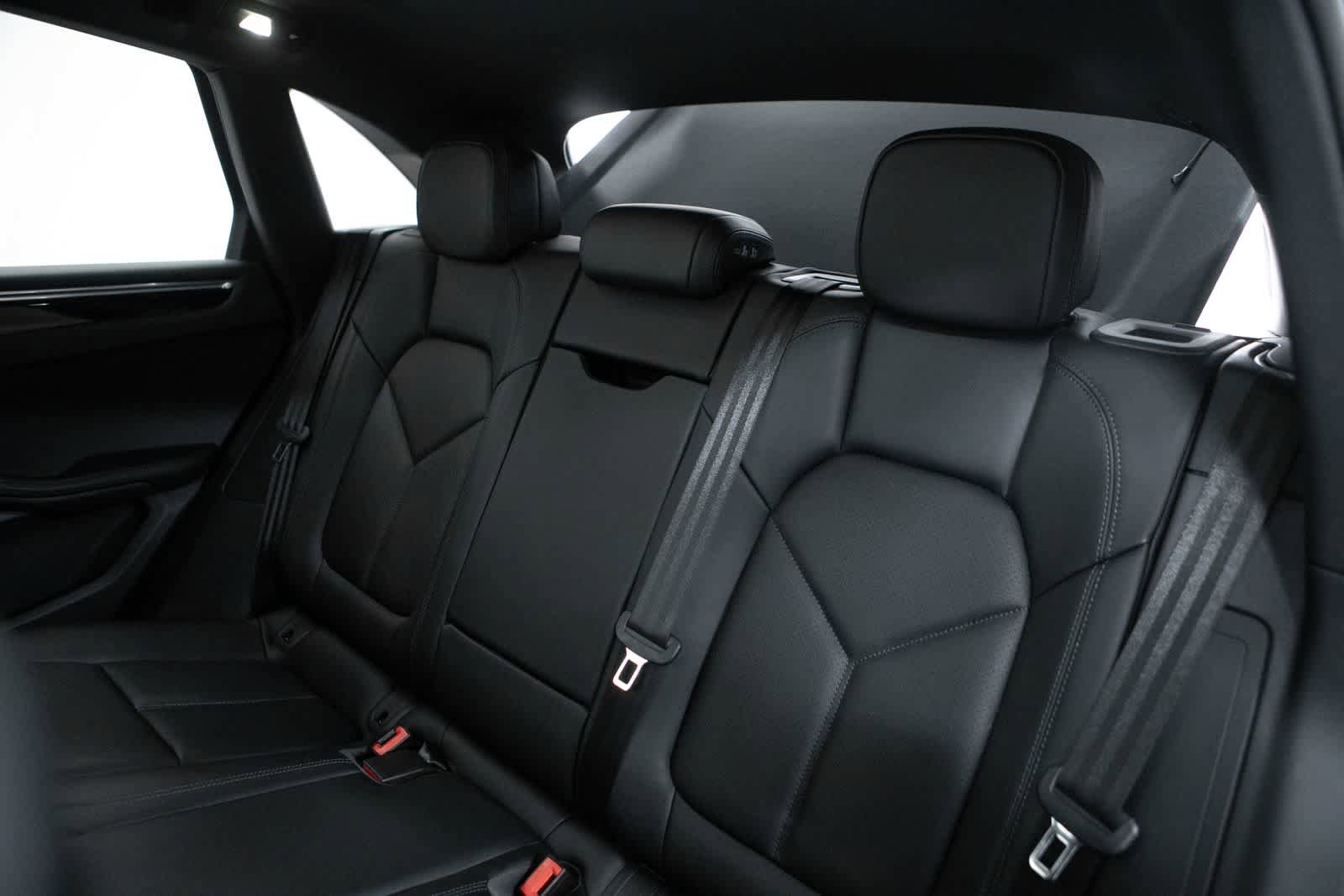 Certified 2026 Porsche Macan image 38