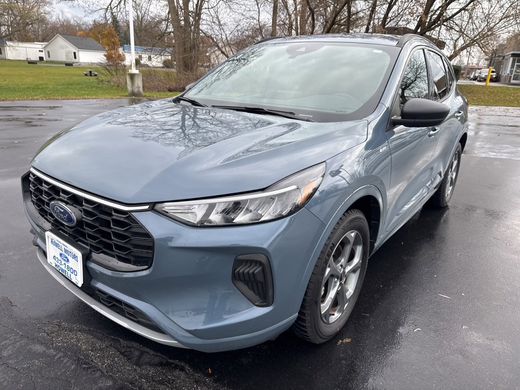 Used 2023 Ford Escape ST-Line image 3