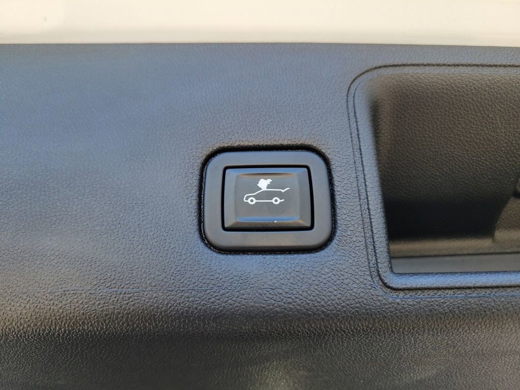 Used 2021 GMC Terrain SLE w/ Driver Convenience Package image 9